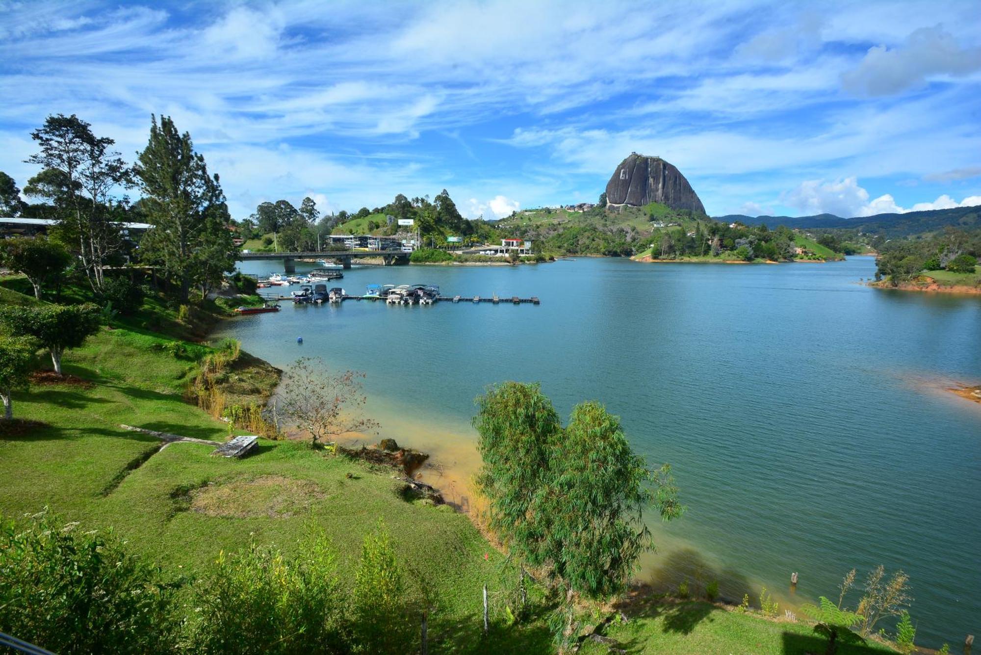 Hotel Campestre Alto Lindo En Guatapé Esterno foto