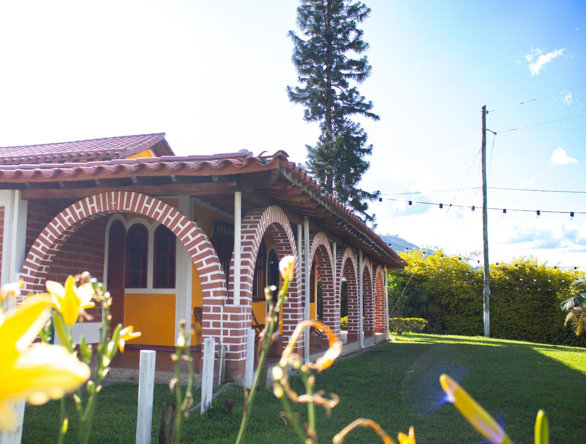 Hotel Campestre Alto Lindo En Guatapé Esterno foto